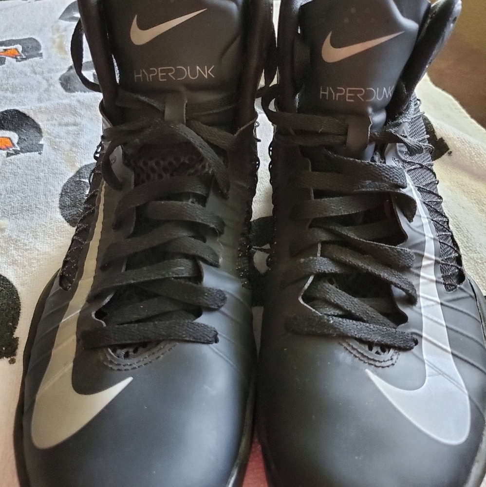 Nike 2013 Hyperdunks - Picture 2 of 4